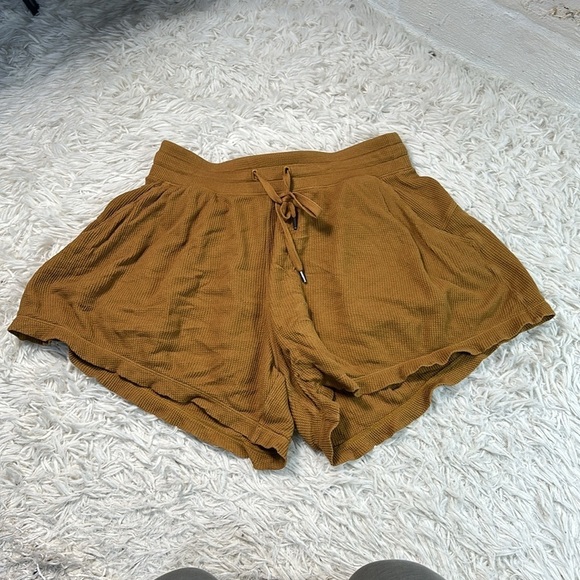 Lululemon Mellow In High-Rise Short 5" *Waffle Spiced Bronze - Picture 3 of 8
